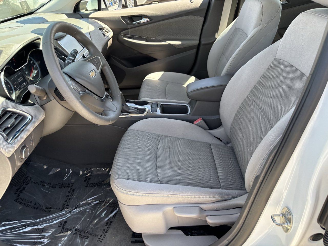 Used 2018 Chevrolet Cruze LT FWD image 17