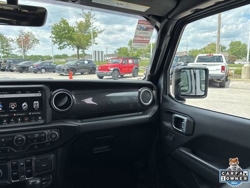 Used 2020 Jeep Wrangler Unlimited Sahara AWD/4WD image 46