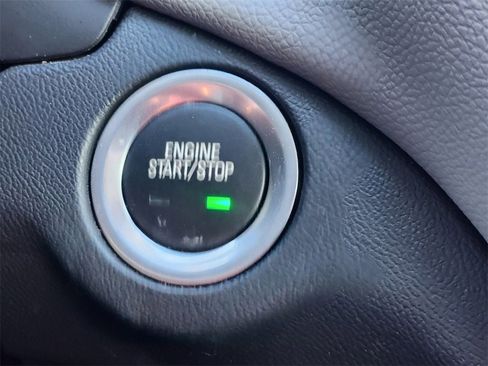 Used 2024 Chevrolet Equinox LT image 20