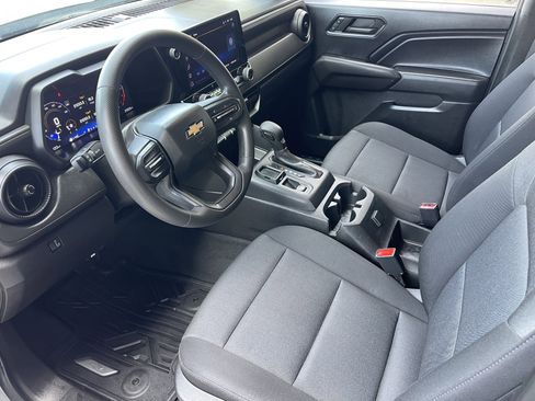 Used 2024 Chevrolet Colorado W/T RWD image 9