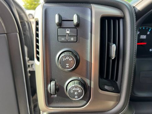 Used 2018 GMC Sierra 2500 Denali w/ Duramax Plus Package AWD/4WD image 10