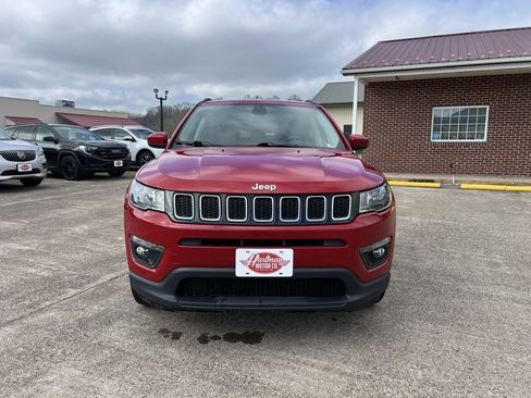 Used 2018 Jeep Compass Latitude w/ Popular Equipment Group AWD/4WD image 16