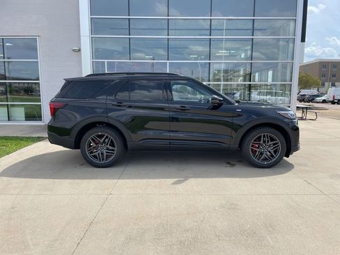 New 2026 Ford Explorer ST-Line AWD/4WD image 4
