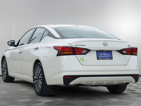 Used 2024 Nissan Altima 2.5 SV FWD image 6