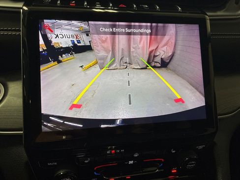 Used 2023 Jeep Grand Cherokee Limited w/ Black Appearance Package image 25