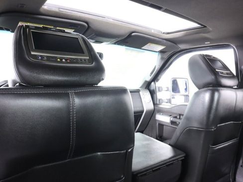 Used 2011 Ford F250 Lariat w/ Lariat Ultimate Pkg AWD/4WD image 37