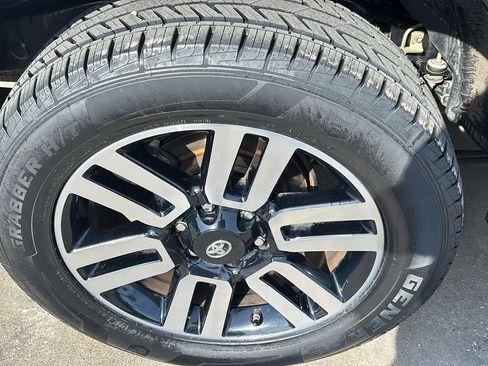 Used 2021 Toyota 4Runner Limited image 10