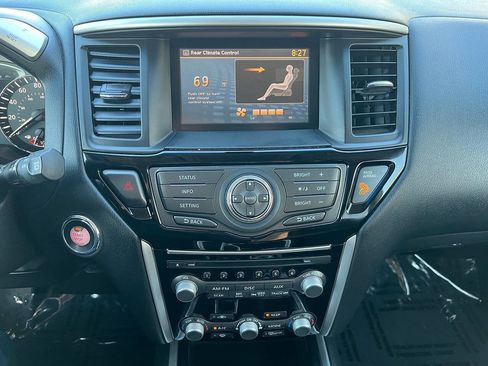 Used 2015 Nissan Pathfinder SV FWD image 33