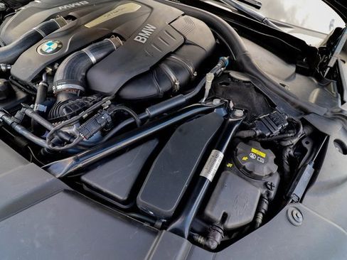 Used 2017 BMW 750i xDrive image 42