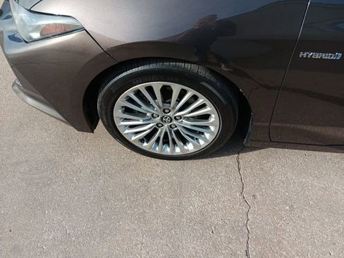 Used 2020 Toyota Avalon Limited image 28