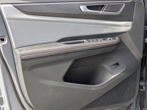 New 2025 Volkswagen Atlas Peak Edition SE image 10