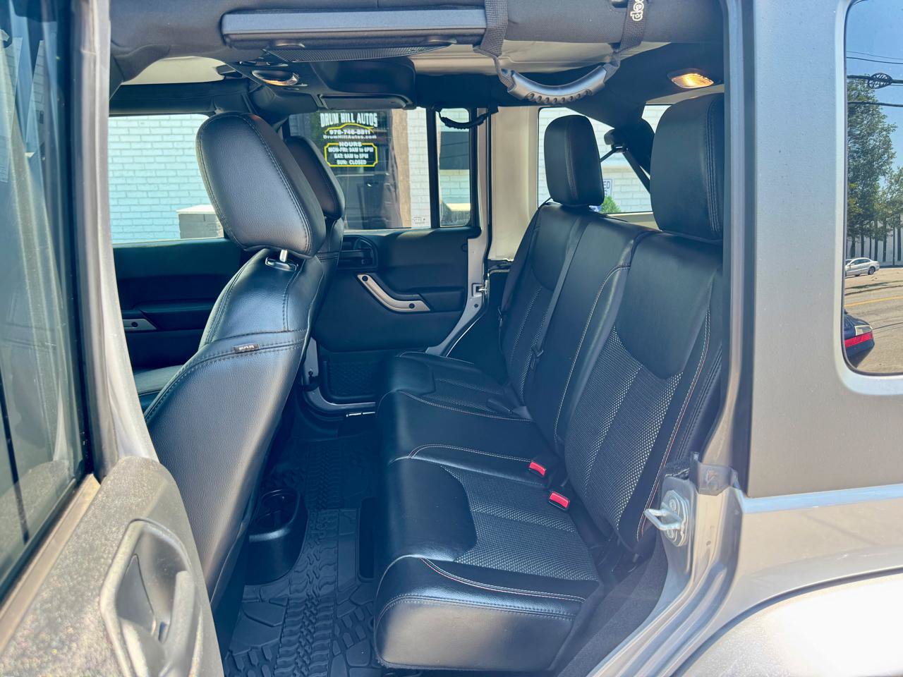 Used 2016 Jeep Wrangler Unlimited Sahara AWD/4WD image 24