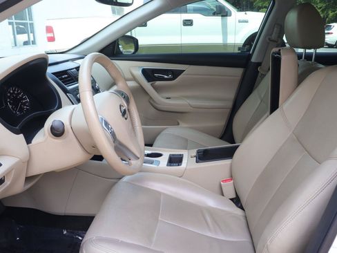 Used 2016 Nissan Altima 2.5 SL w/ 2.5 Technology w/LED Package FWD image 10