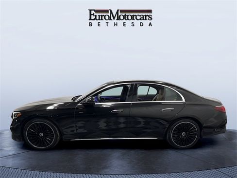 Used 2024 Mercedes-Benz E 350 4MATIC Sedan image 2