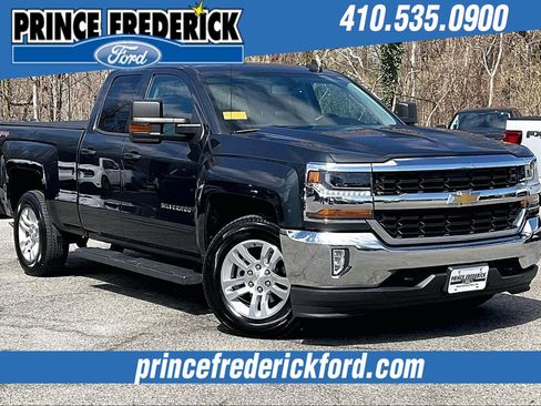 Used 2017 Chevrolet Silverado 1500 LT w/ Max Trailering Package image 1