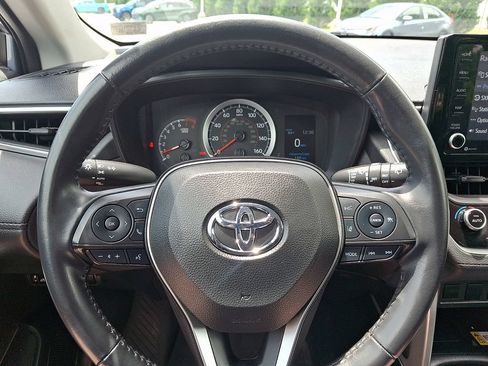 Used 2022 Toyota Corolla Cross LE AWD/4WD image 18