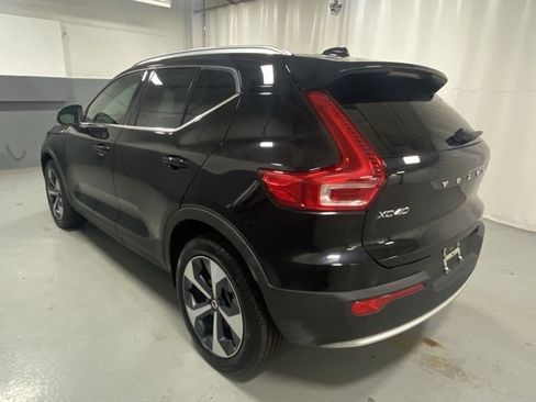 Certified 2025 Volvo XC40 B5 Plus image 2