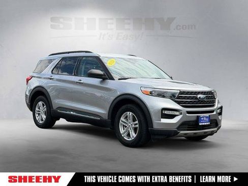 Certified 2022 Ford Explorer XLT w/ Equipment Group 202A AWD/4WD image 1