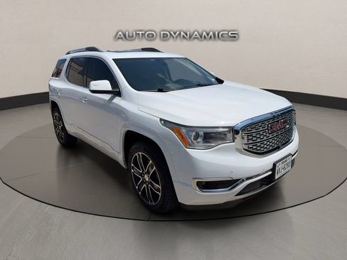 Used 2019 GMC Acadia Denali w/ Technology Package FWD image 2