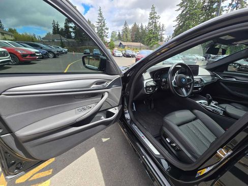 Used 2023 BMW 530e xDrive w/ M Sport Package AWD/4WD image 20