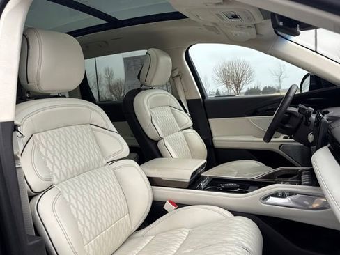 Used 2024 Lincoln Nautilus Black Label image 21