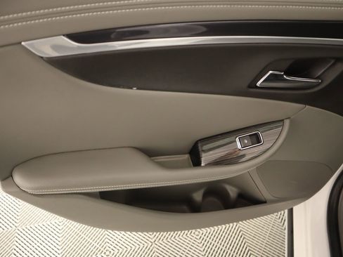 Used 2019 Chevrolet Impala LT image 15