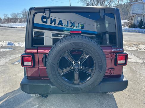 Used 2022 Jeep Wrangler Unlimited Sport image 12