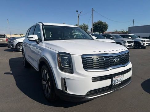 Used 2021 Kia Telluride S FWD image 3