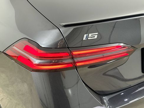 New 2027 BMW i5 xDrive40 w/ M Sport Package AWD/4WD image 12