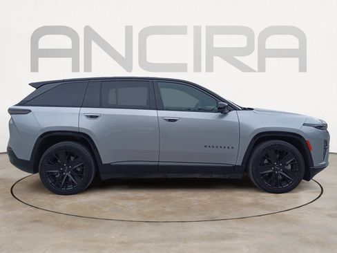 Used 2024 Jeep Wagoneer Launch Edition image 11