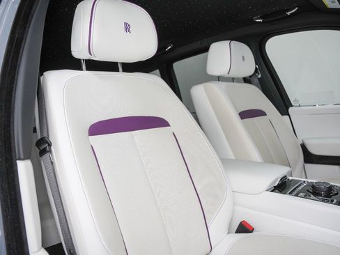 Used 2022 Rolls-Royce Cullinan w/ Dark Exterior Package AWD/4WD image 30