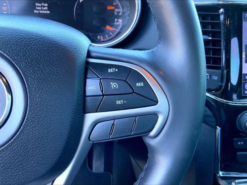 Used 2019 Jeep Grand Cherokee Altitude RWD image 21