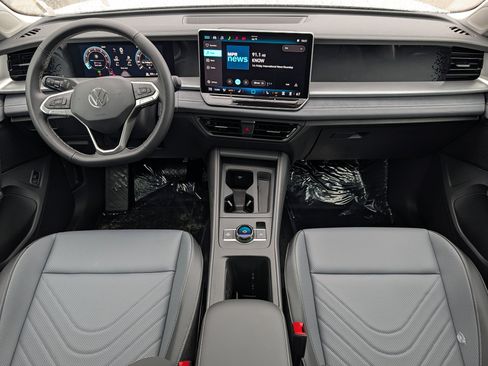 New 2026 Volkswagen Tiguan SE AWD/4WD image 8