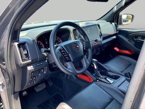 Used 2025 Nissan Frontier PRO-4X w/ Pro Premium Package AWD/4WD image 18