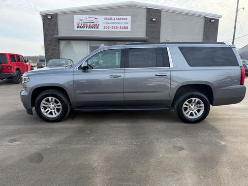 Used 2020 Chevrolet Suburban LT image 3