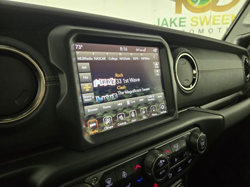 Used 2022 Jeep Gladiator Overland image 19