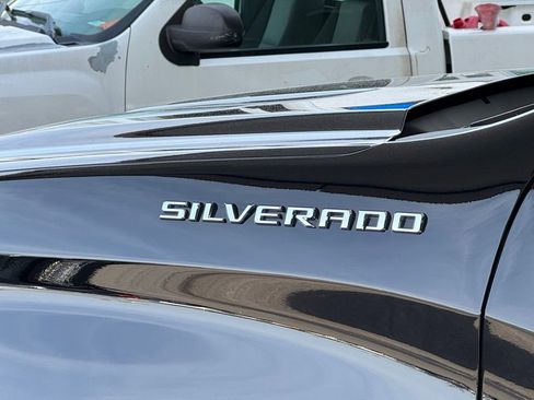 Used 2024 Chevrolet Silverado 1500 LT AWD/4WD image 5