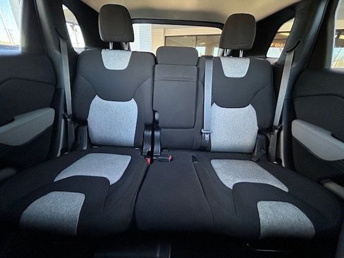 Used 2014 Jeep Cherokee Latitude w/ Cold Weather Group image 20