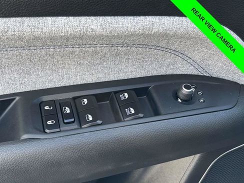 Used 2023 Jeep Compass Sport image 10