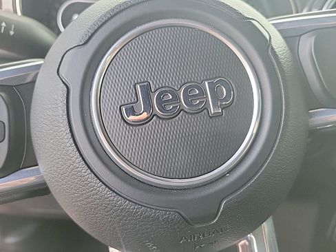 Used 2021 Jeep Wrangler Unlimited Sahara image 26