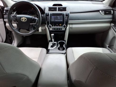 Used 2014 Toyota Camry FWD image 11