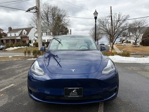 Used 2023 Tesla Model Y Long Range image 2