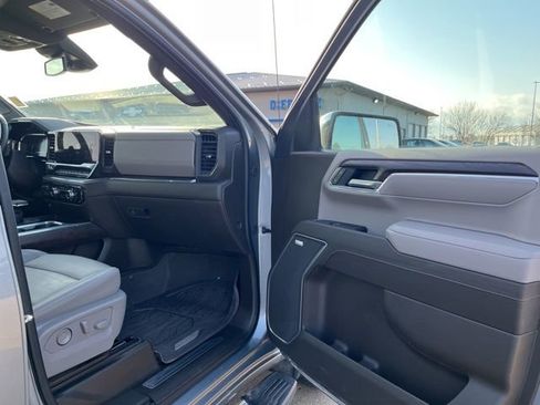 Used 2025 GMC Sierra 1500 SLT w/ SLT Premium Plus Package image 15