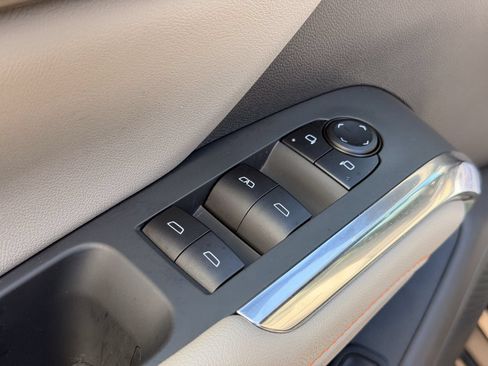 Used 2026 Chevrolet Traverse LT w/ Driver Confidence Package FWD image 22