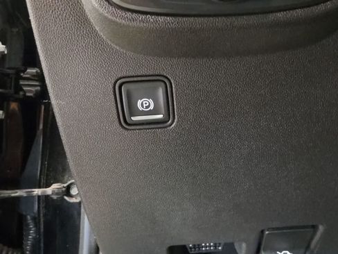 Used 2020 GMC Terrain SLE w/ Driver Convenience Package FWD image 19