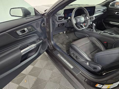 Used 2024 Ford Mustang GT Premium image 17
