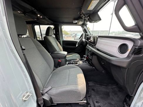 Used 2024 Jeep Wrangler Unlimited Sport AWD/4WD image 30