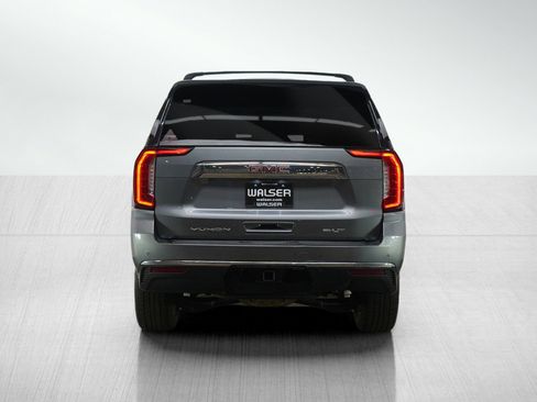 Used 2021 GMC Yukon XL SLT w/ SLT Premium Package image 4