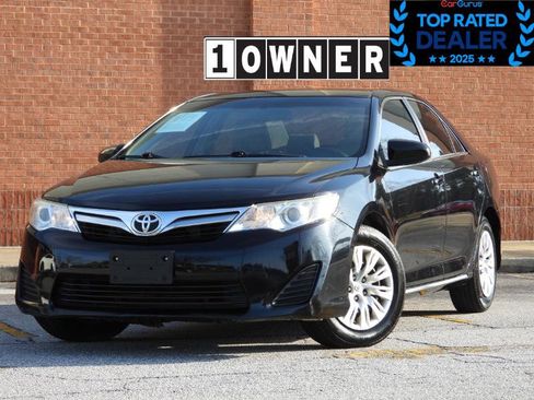 Used 2012 Toyota Camry LE image 2