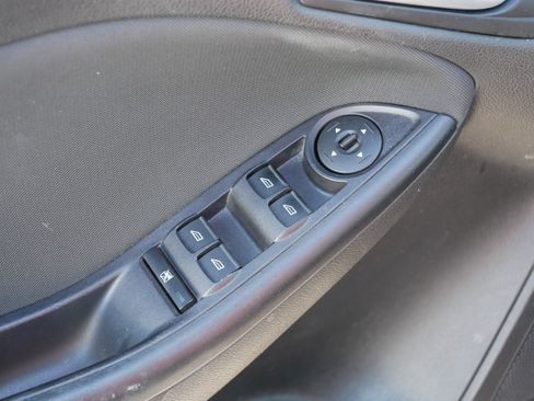 Used 2015 Ford Focus SE w/ SE Cold Weather Package image 19